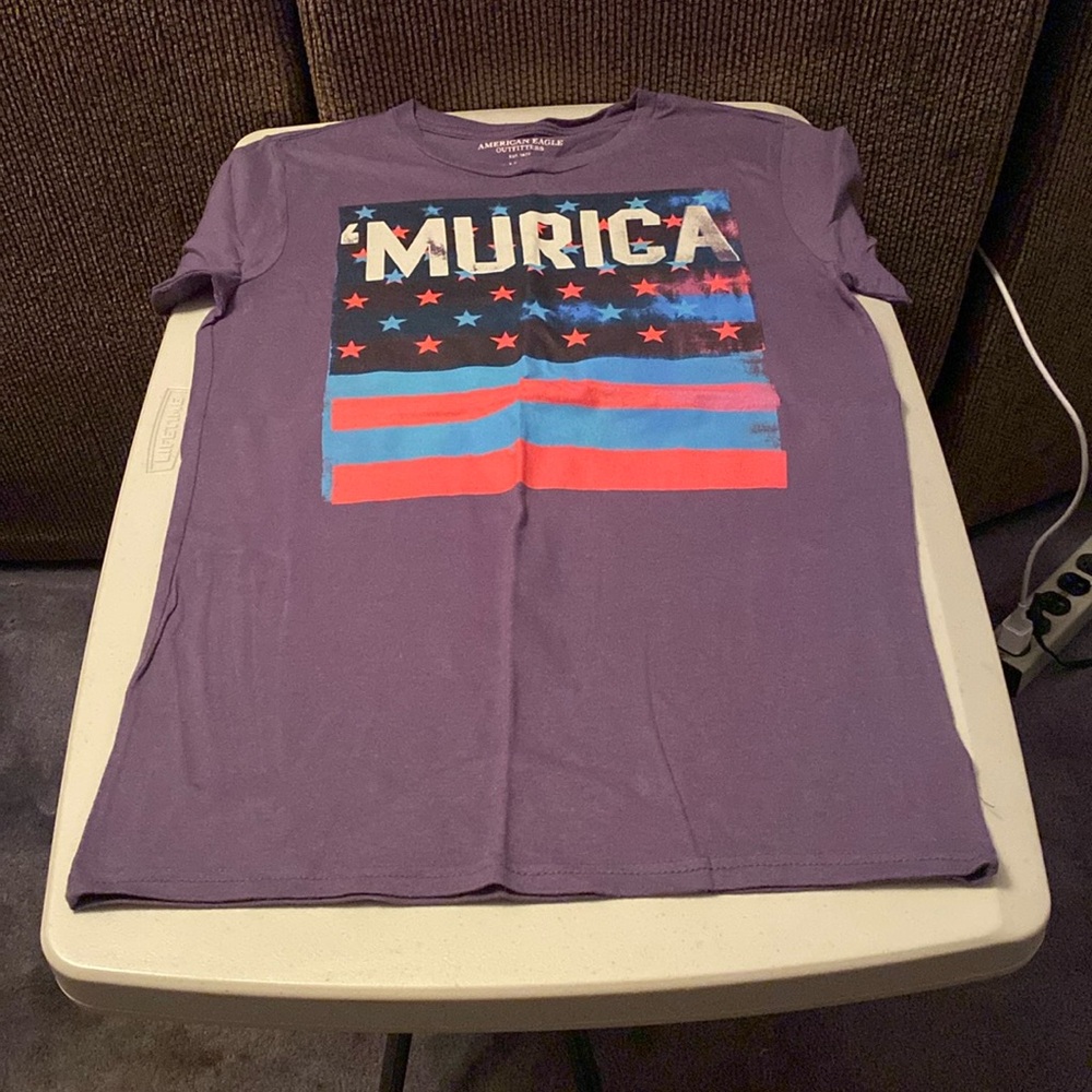 American Eagle graphic t-shirt. Size: XS. Color: Gray